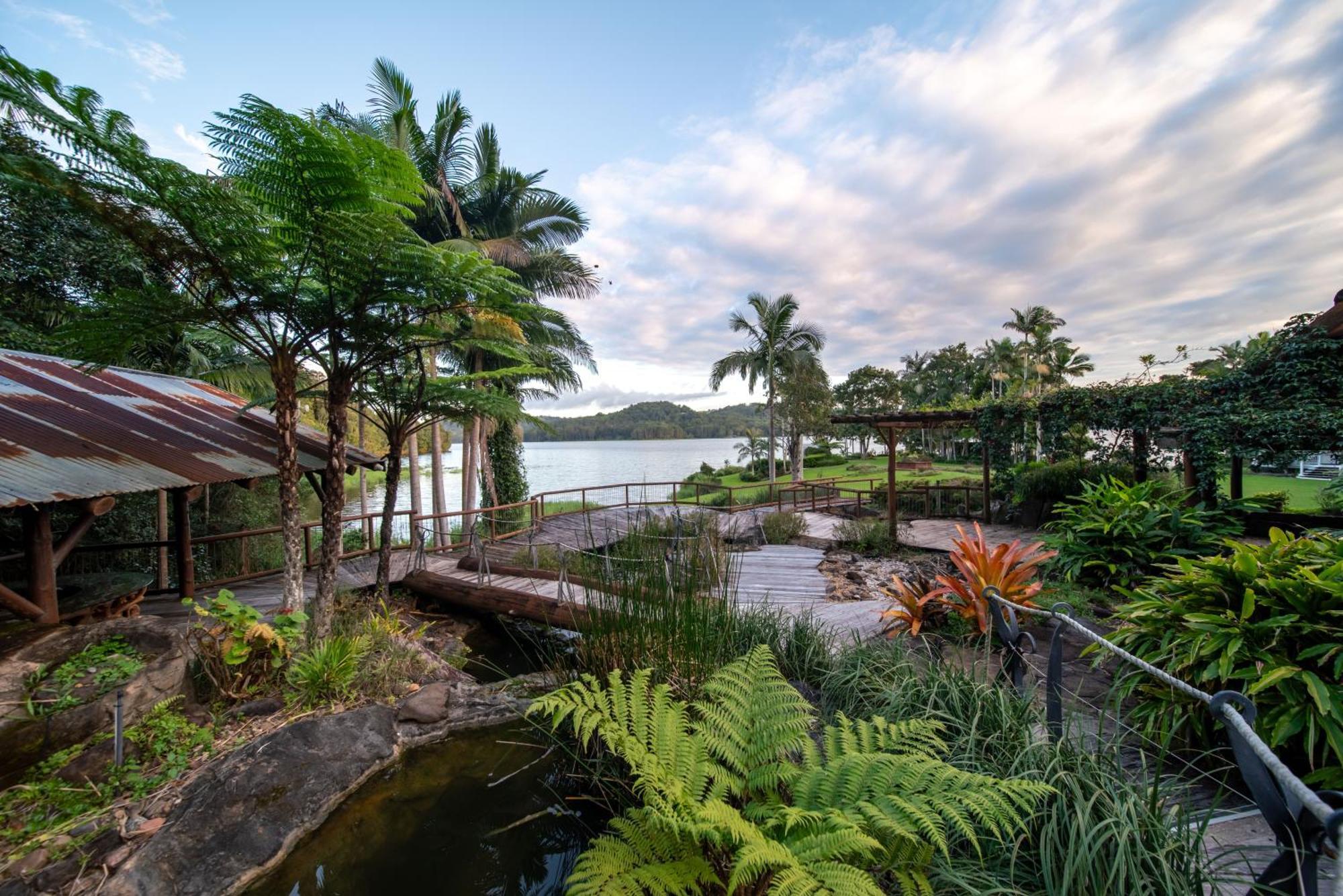 Secrets On The Lake Montville Exterior photo