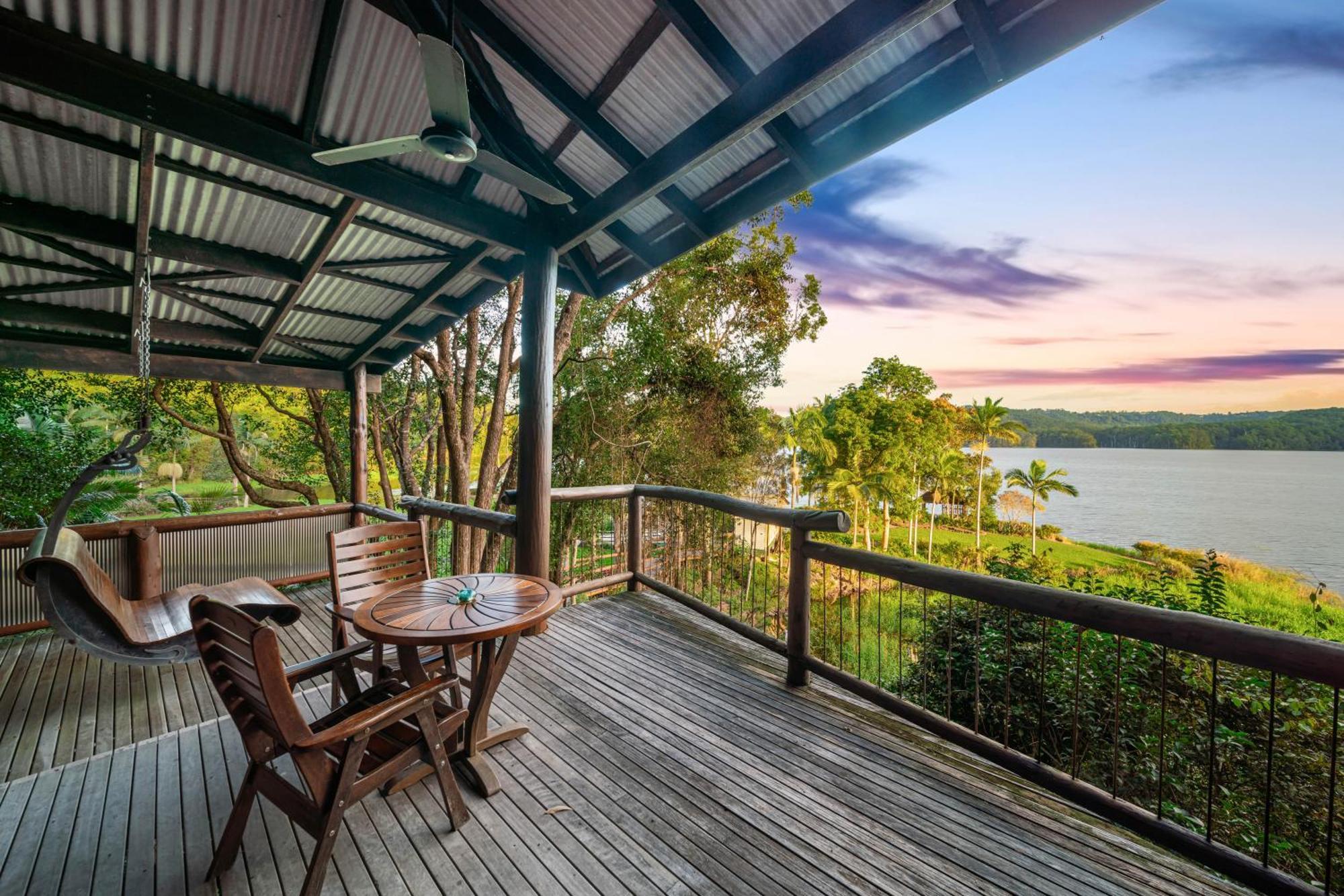 Secrets On The Lake Montville Room photo