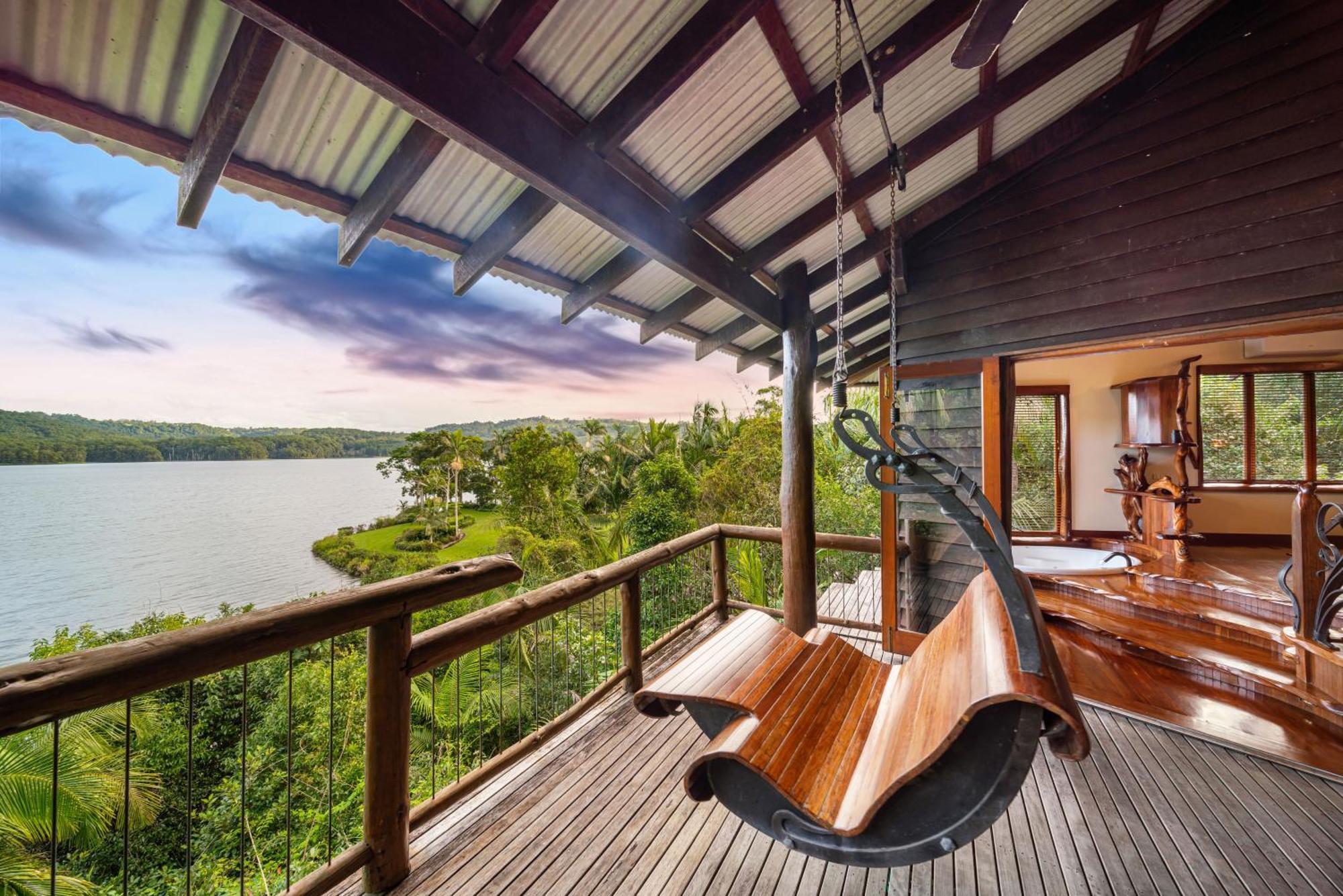 Secrets On The Lake Montville Exterior photo