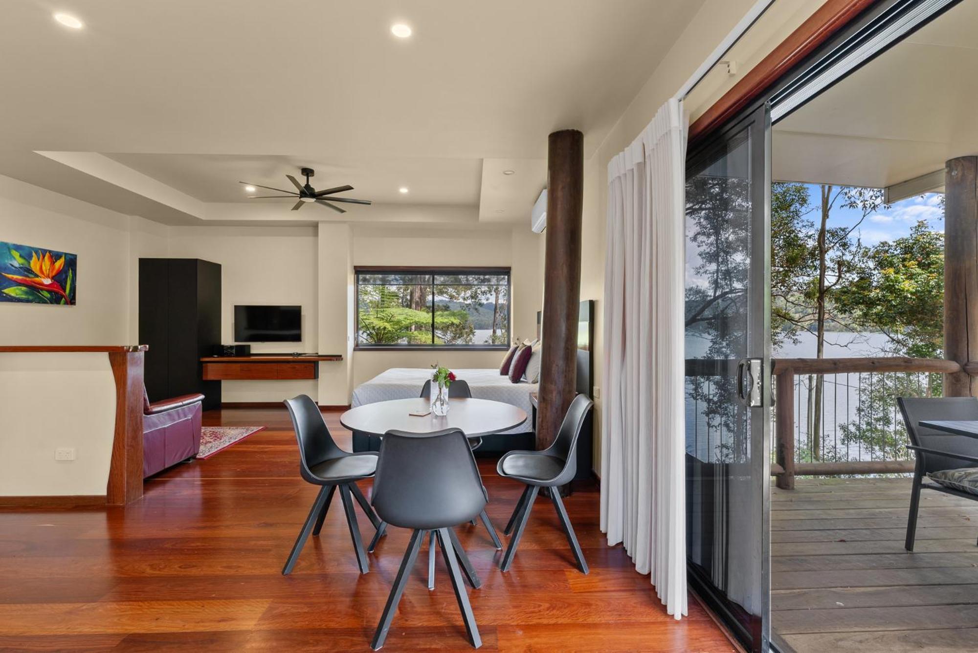 Secrets On The Lake Montville Exterior photo
